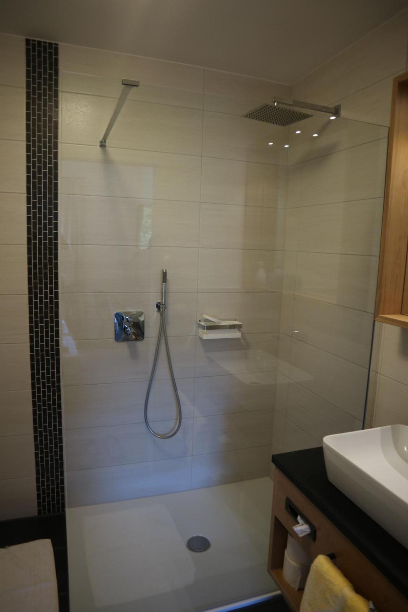 Ferienwohnungen Beim Hotel Zur Post, Erlau エクステリア 写真